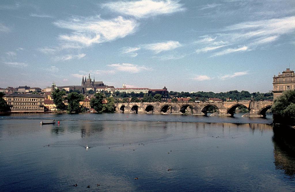 Prag: Karlsbrücke und Hradschin (1982)