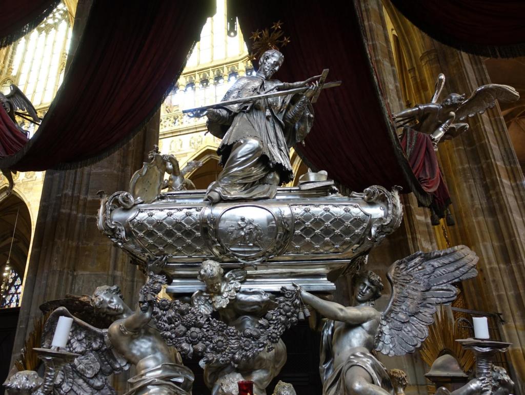 Prag: Veitsdom Grabmal des Johann von Nepomuk (2026)