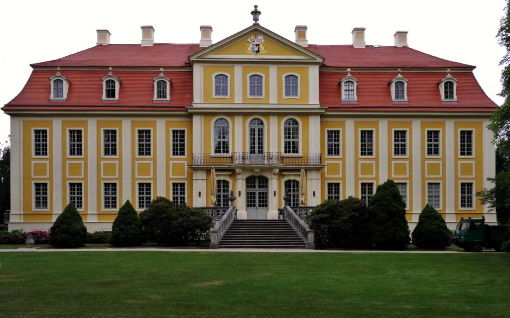 Schloss Rammenau Gartenseite (2019)