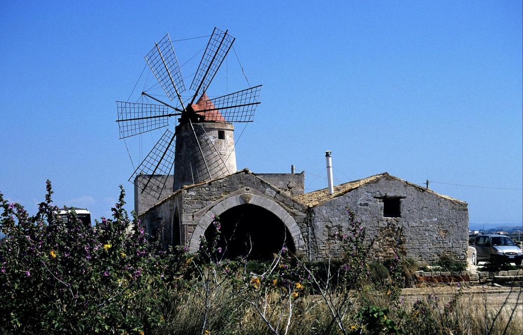 Trapani: Mühle bei einer Saline (1999)