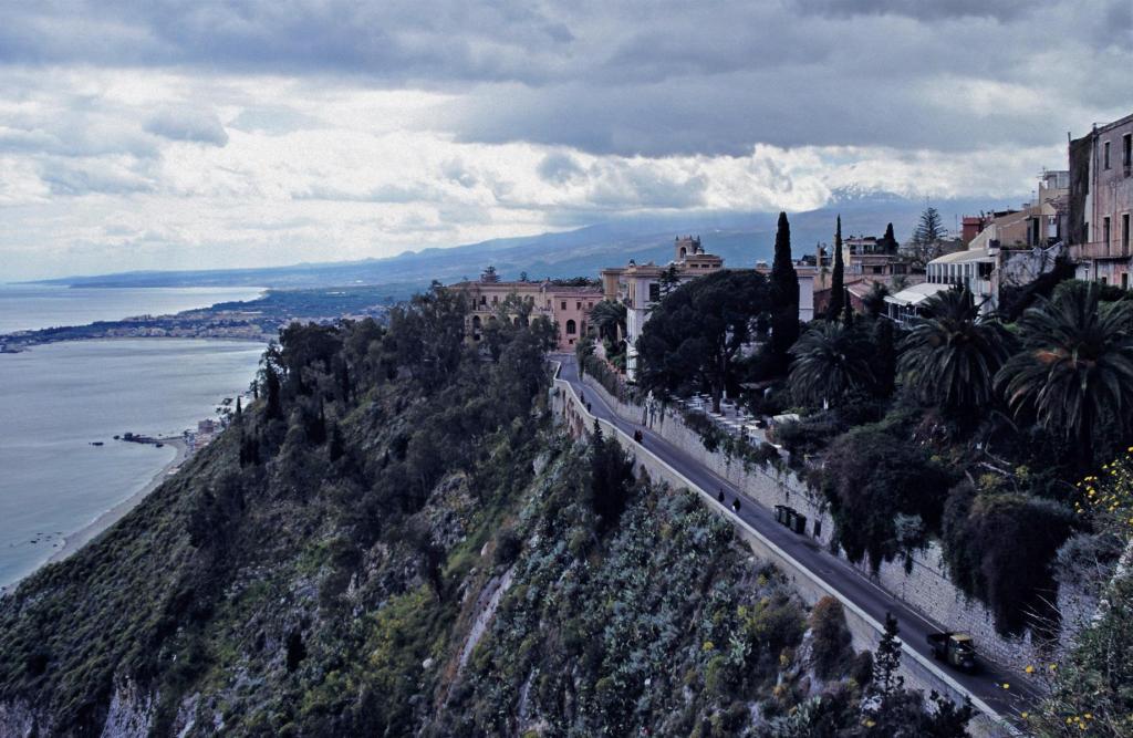 Taormina: Blick nach Südwesten (1999)