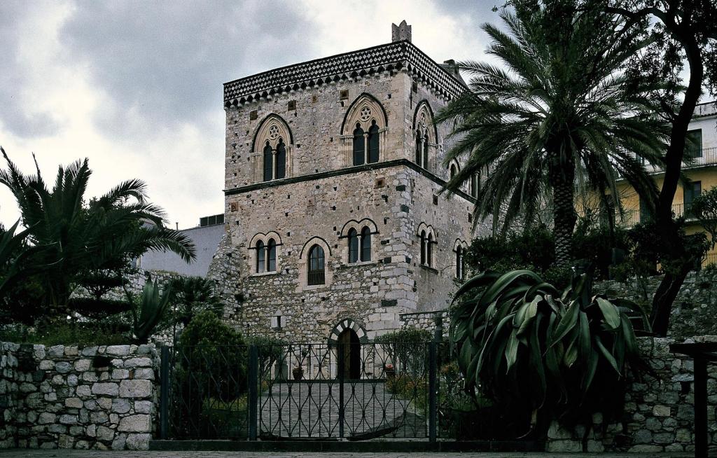 Taormina: Palast der Herzöge von San Stefano (1999)
