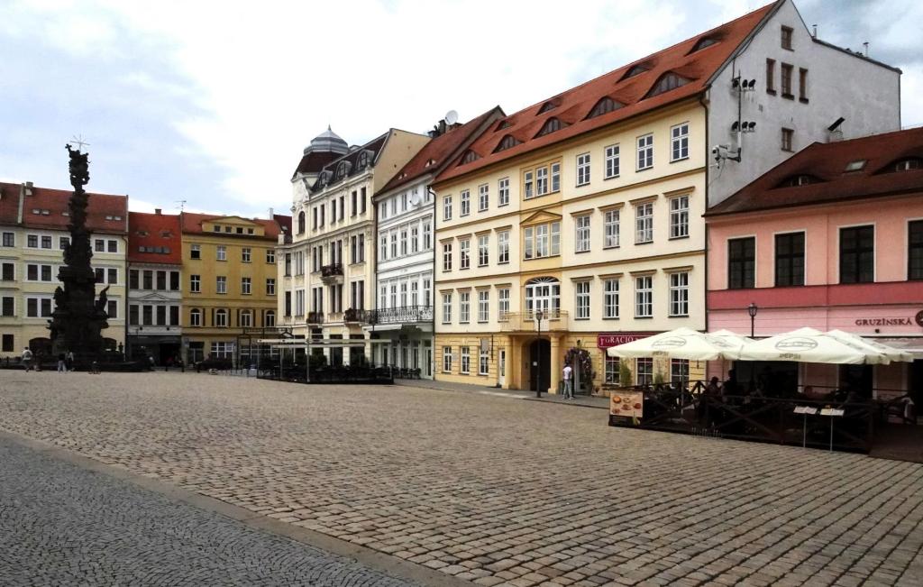Teplitz [tschech. Teplice]: Schlossplatz (2026)